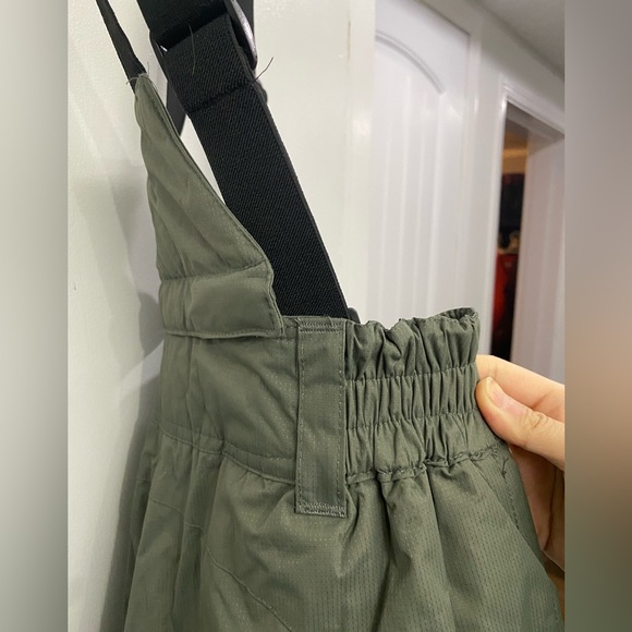 Olive green snowpants - Picture 3 of 14